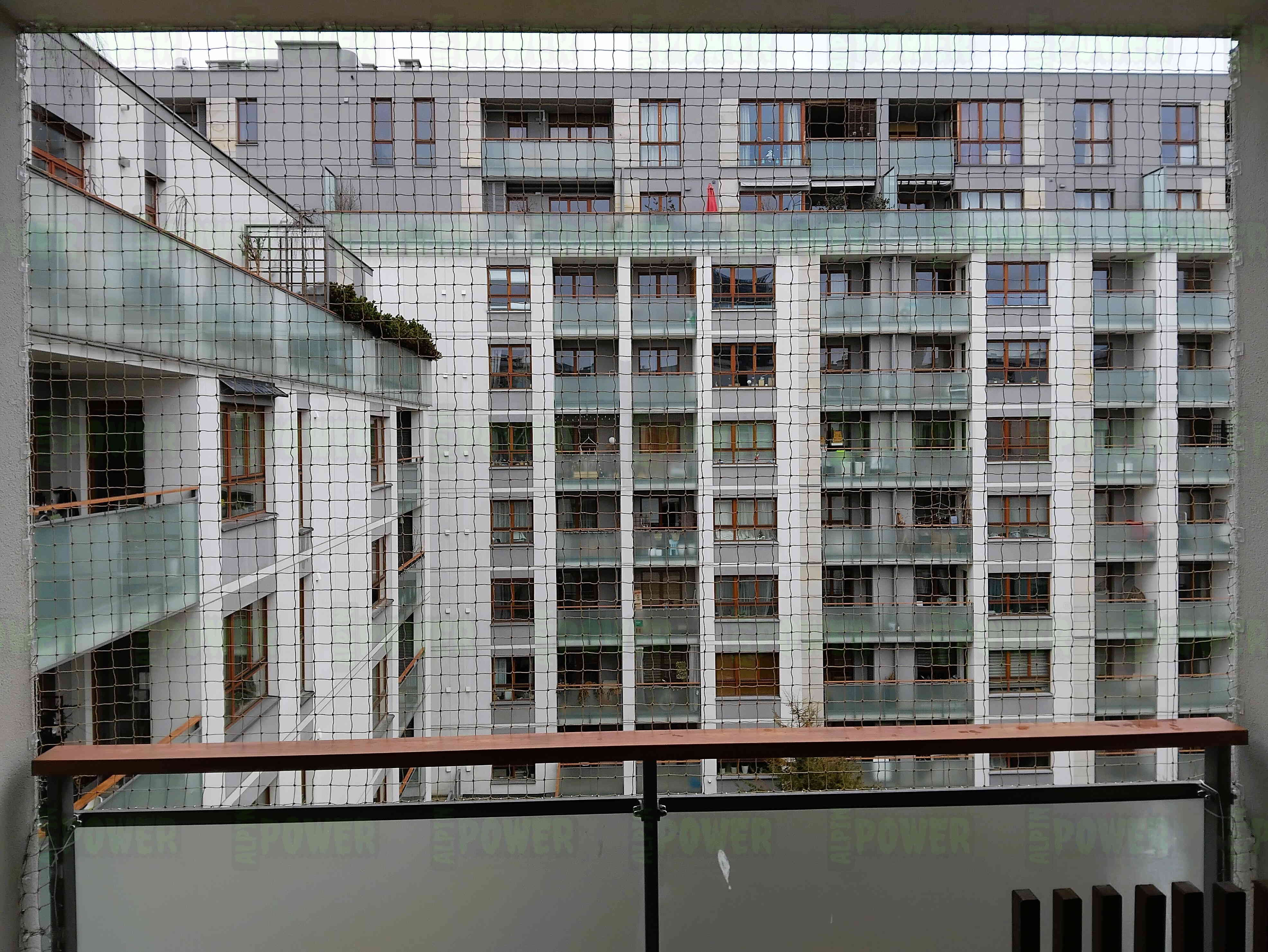  MONTAŻ SIATKI BALKONOWEJ DLA KOTA